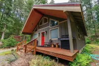 Cozy 2 Bed/2 Bath with sauna, perfect for small families
