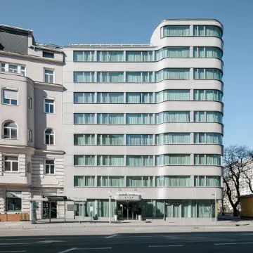 Eurostars Embassy Отели рядом с достопримечательностью «Железнодорожная станция Реннвег»