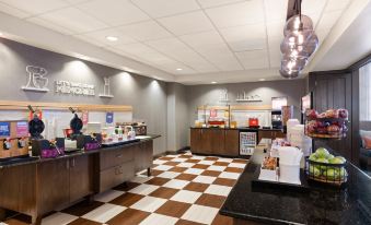 Hampton Inn & Suites Savannah-Airport