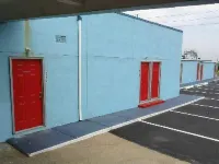New Sea Breeze Motel - Motels