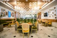 Ramada Encore by Wyndham Lucknow Airport 쉬밤스 스와다야이 도서관 주변 호텔