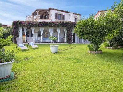 Smeralda Hotels near Manni e Minori