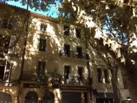 Apartment located in the heart of the historic city - 50 m from Place aux Herbes - 3-Star