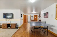 Charming Gardiner Home Steps from Yellowstone