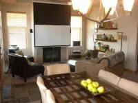 Luxury Townhouse with HD 4k Projector Home Theater
