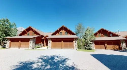 Luxurious Black Eagle Chalet