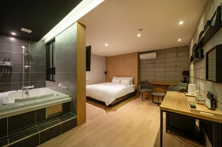 Busan Choeup No 25 Отели рядом с достопримечательностью «Сомён»