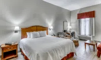Spark by Hilton Tuscumbia Muscle Shoals - parking