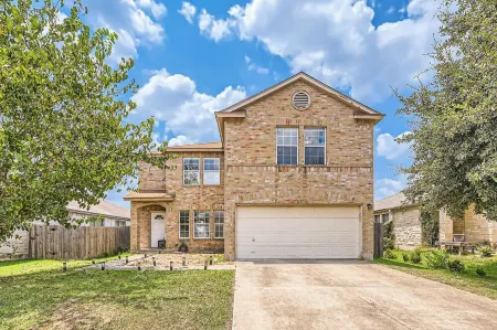 Bright & Charming Entire House in Peaceful Neighborhood