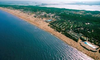 Quiet Little Villa by the Seaside in Rosolina Mare