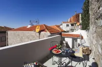 Bnapartments Rio Hotels in Miragaia