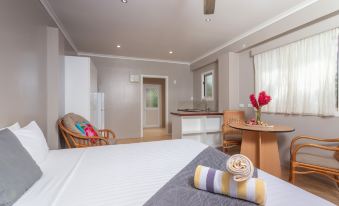 Moana Sands Beachfront Villas