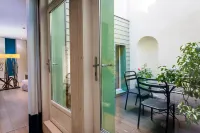 โรงแรมเด ดุก