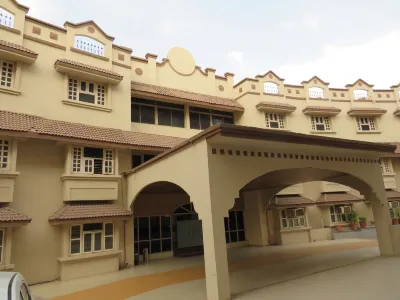 Dariyalal Hotel Morbi Các khách sạn gần Samli Public Garden