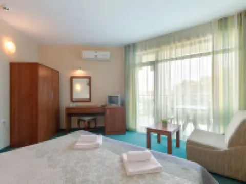 Hotel L&B- Free Parking Hotels in Nesebar