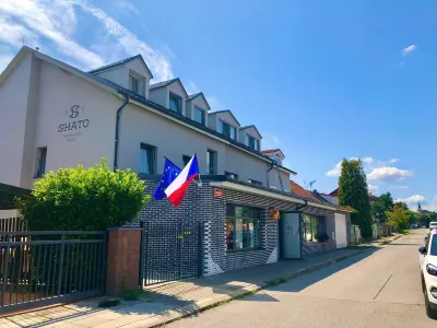 Grand Petit Hotel ex Shato Gesson Hotels in Řevnice