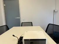 Cozy 2-Room Penthouse Lakeview W14