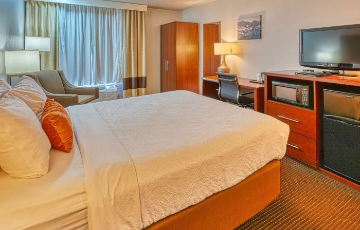 Yellowstone River Inn & Suites