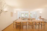 Alter Wirt Gmbh in Grünwald Hotels in Grunwald