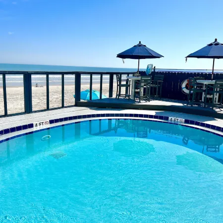 Ocean Breeze - Ocean Front at Symphony Beach Club!