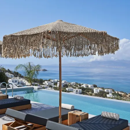 Hill Club Naxos