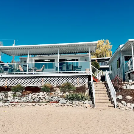 Peachland Beach Resort