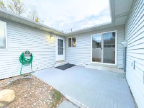 The Hideout-2Br/2BA Townhouse Near Highland!