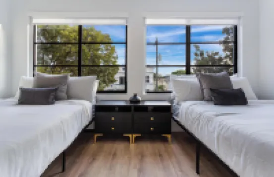 Lux Retreat by Renzzi