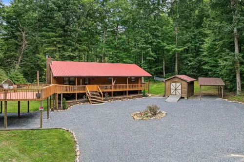Andy Woods Lodge - 4 Bedrooms, 1,5 Baths, Sleeps 8 Home