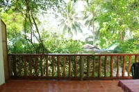 Golden Monkey Cottages - Ocean View