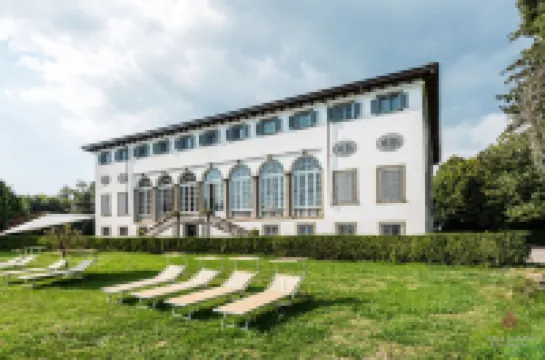 Tenuta Guinigi Antico Borgo di Matraia - Exclusive Holidays Apartments & Pool