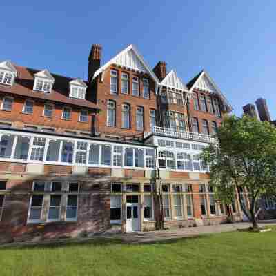 Yarrow Hotel Hotel Exterior