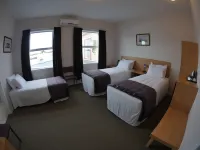 Masonic Hotel Hotels in Waitara