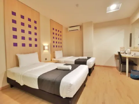 โรงแรม 98 โรงแรมใน