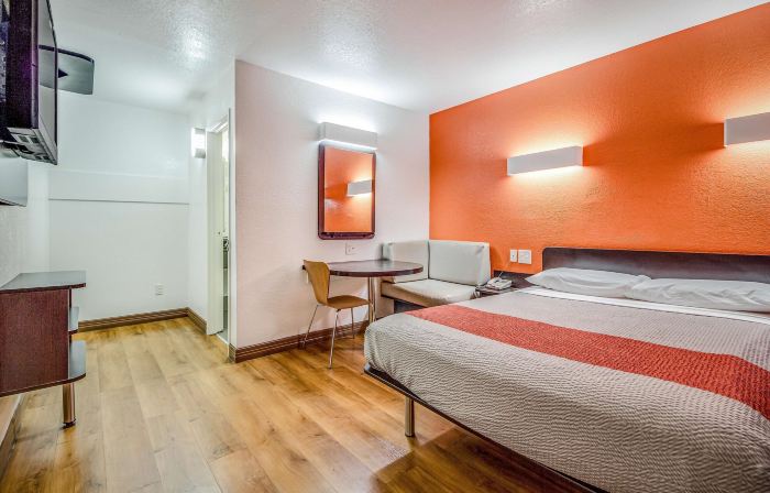 Motel 6 Conroe, TX