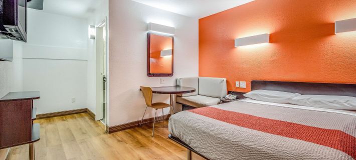 Motel 6 Conroe, TX Отели в г. Конро