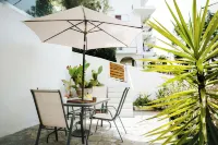 Vouliagmeni Stylish Homes by BluPine Hotels in Vari