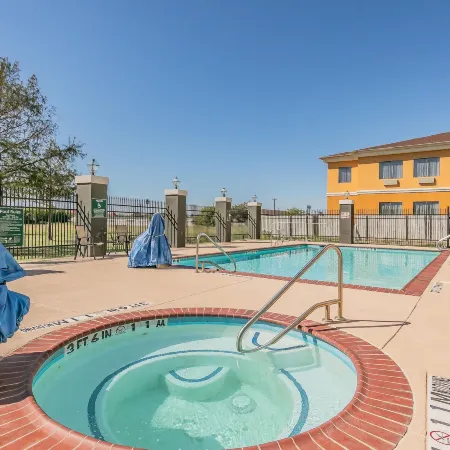 La Quinta Inn & Suites by Wyndham Granbury