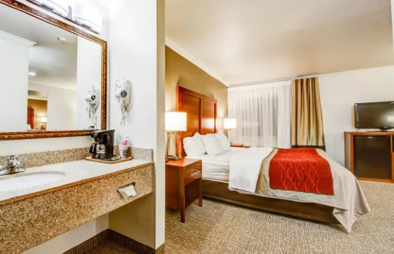 方塔納舒適酒店