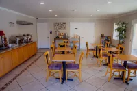 Ramada by Wyndham Mountain View - breakfast