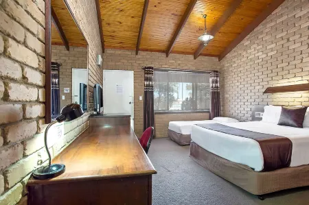 Goldfields Motel Отели рядом с достопримечательностью «Парк Сентрал»