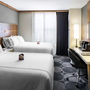 Crowne Plaza HY36 MIDTOWN MANHATTAN by IHG Hotels near منطقة جارمنت