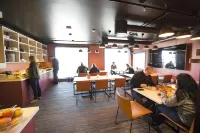 Svalbard Hotell | the Vault - breakfast