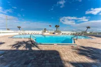 Maria's Lovely Beachfront Home - Sea View