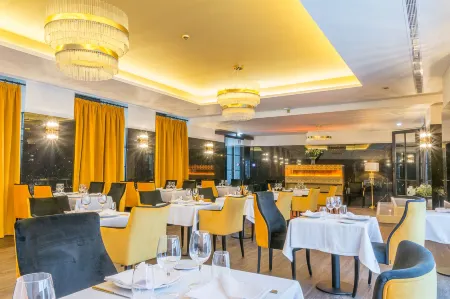 Hotel República Boutique Hotel Отели рядом с достопримечательностью «Baloiço Panorâmico da Mata Nacional dos 7 Montes»