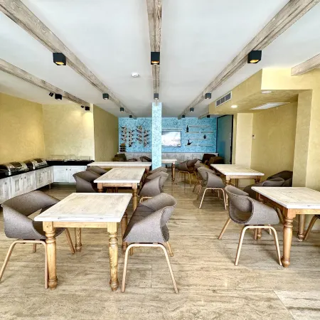 Zeyt Inn Hotel
