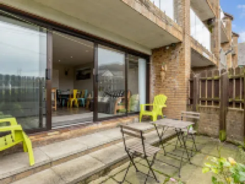 Central Apartment 3B Hotels in Newcastle