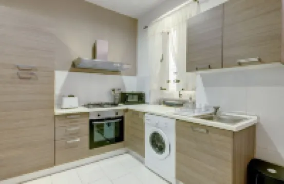 Modern 1Br Maisonette Steps from the Promenade