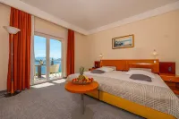 Hotel Marina Hotels near Mini Golf park