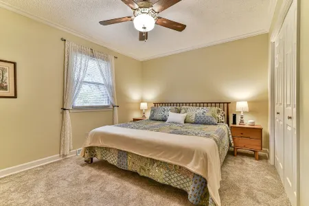 Forest Run - 4 Bedrooms with Hot Tub Отели рядом с достопримечательностью «Университет Уэстерн Каролина»